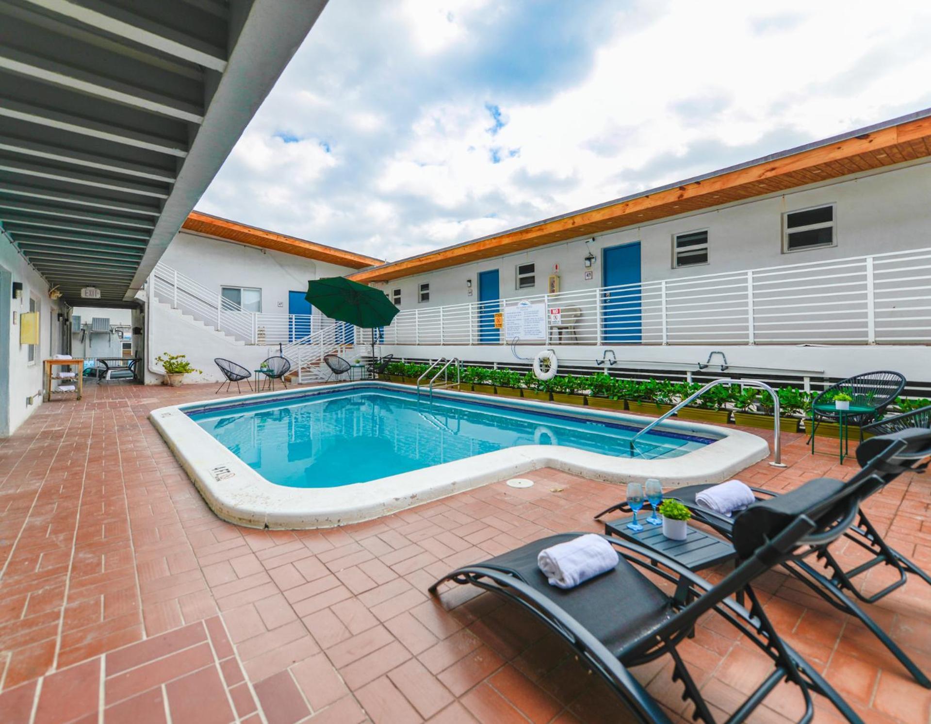 The Mariner Suites #22 - Beachfront Studio Hollywood Exterior foto